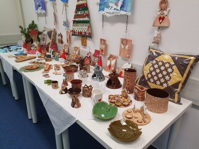 Vánoční prodejní výstava v knihovně do 16/12 2025