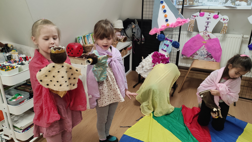 SVČ Tanvald kroužek Hravá výtvarka 3 králové1.jpg