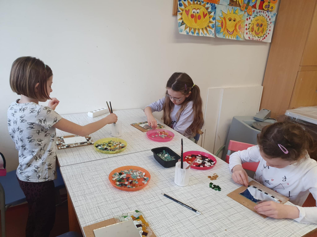 a40252a3-a0c3-43e1-8fcf-b25eb2c7d56e.jfif