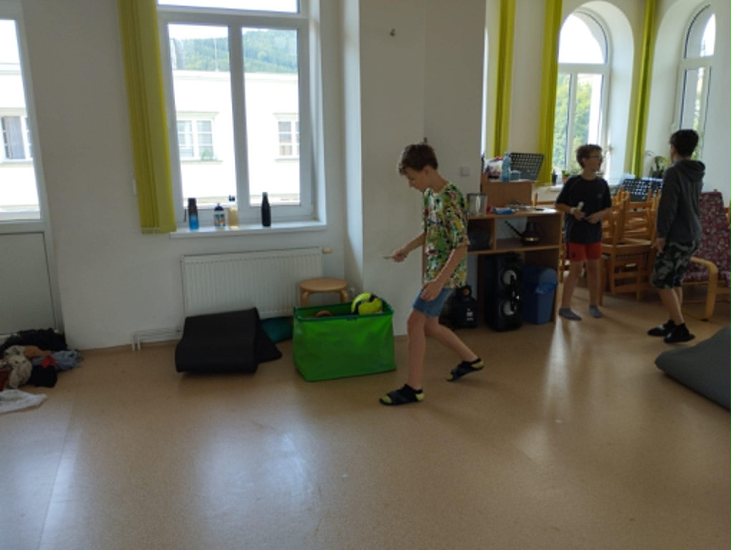 e5720869-cf59-42c9-9fa5-4ec17b64a6fc.jpg